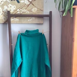 🍀🍀🍀🍀🍀🍀🍀Excellent condition green jersey sweater with cowl neck.🍀🍀🍀🍀🍀